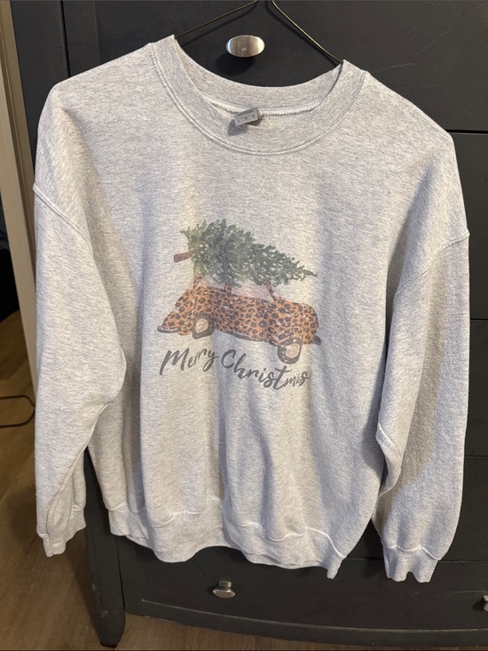 Gildan Sweaters - Gildan Light Gray Crewneck Sweatshirt with Leopard Car Christmas Print